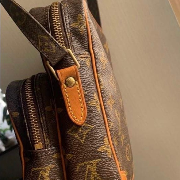 ❤️❤️SOLD❤️❤️Louis Vuitton Amazon mono crossbody - Picture 3 of 13